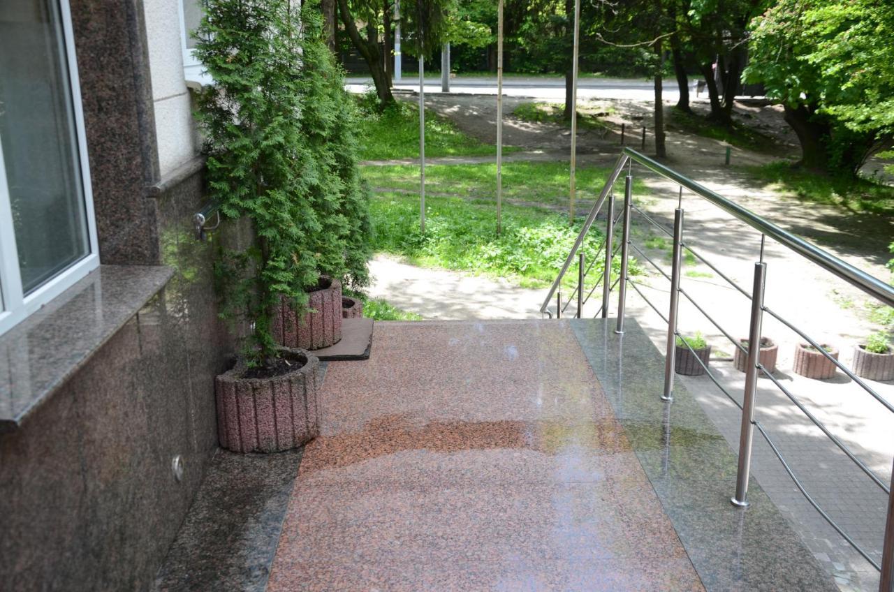 Burger Plus Inn Lviv Exterior photo